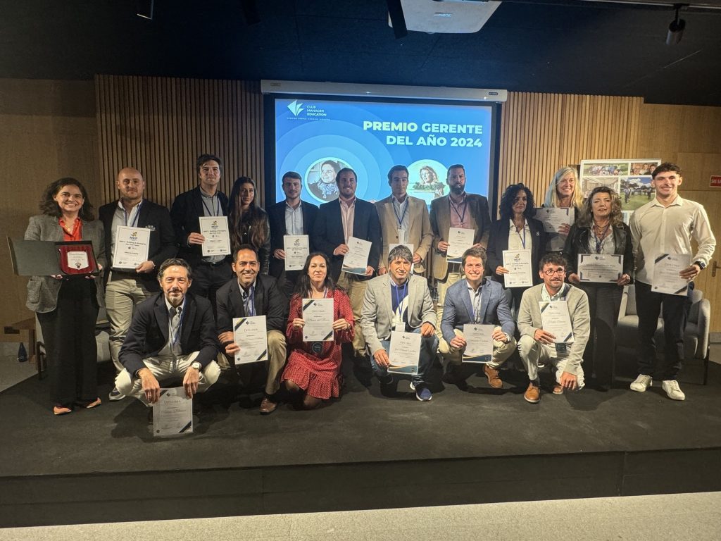 Los alumnos de Club Manager Education reciben el reconocimiento de la industria de los clubes